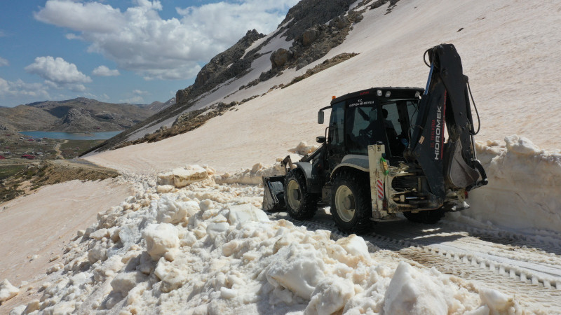 GAZİPAŞA’NIN YAYLA YOLLARINDA YOĞUN MESAİ