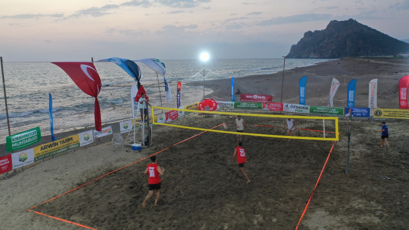 PLAJDA VOLEYBOL RÜZGARI​