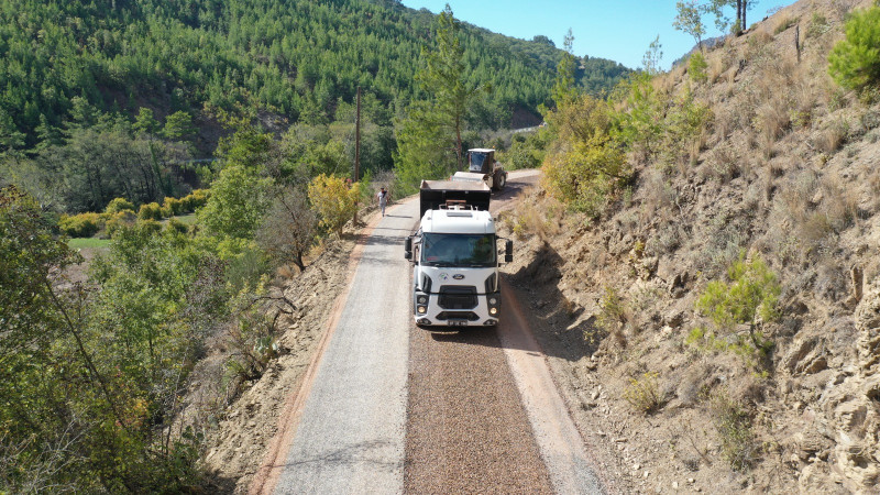 ÇÖRÜŞ ASFALTA KAVUŞUYOR