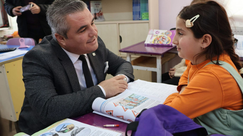 YETKİN’DEN KARATEPE İLK/ORTAOKULUNA EĞİTİM ZİYARETİ