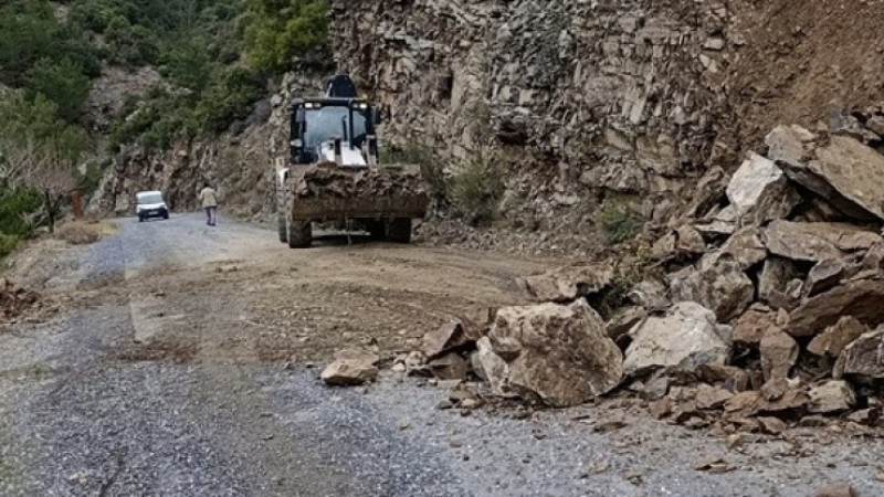 YAĞIŞ SONRASI YOLLAR GÜVENDE