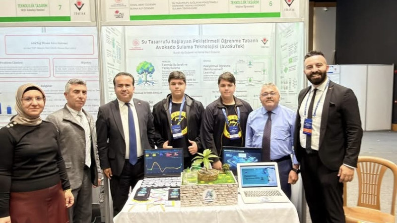 GENÇ MUCİTLERDEN BÖLGE DERECESİ