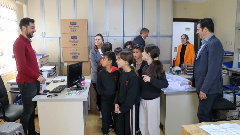 MİNİKLERDEN BELEDİYEYE ZİYARET